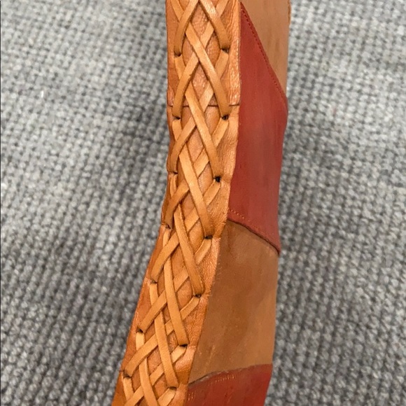 Leather - Picture 5 of 5